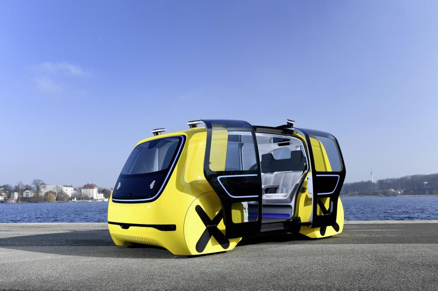  Volkswagen Sedric Concept 2018 года  (фото 1 из 4)